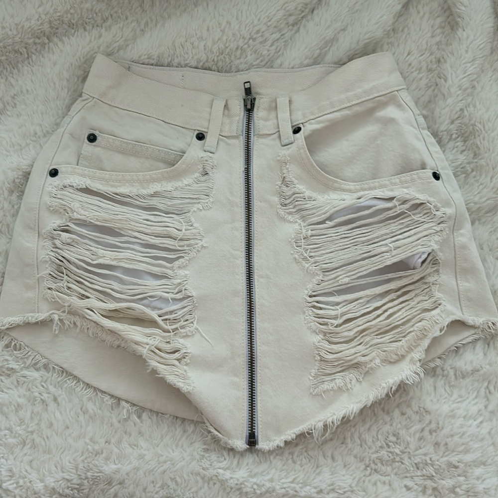 White denim skirt